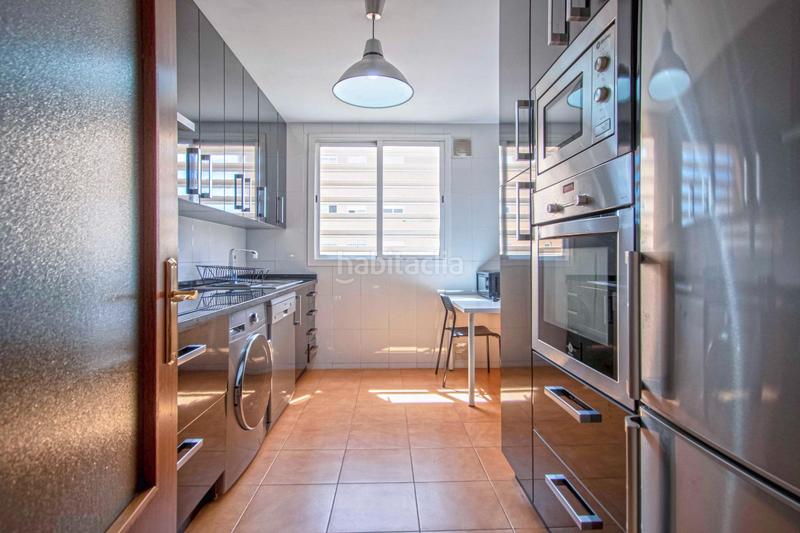 Foto fcb6f5b6-6e58-4cd7-8ec7-9ac01b4775db. Appartement avec parking dans colores - entreparques Sevilla