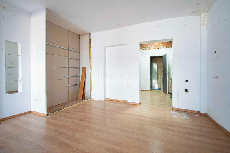 Foto a1dccfa6-5ef9-4233-bd50-57dd5d384149. Casa adosada casa para reformar !!! en Umbrete