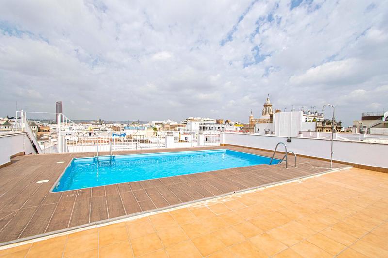 Foto 05f97f98-91e1-48b1-acad-c7b636ec7d0a. Etagenwohnung mit heizung parking pool in Alfalfa - Santa Cruz Sevilla
