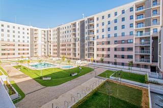 Alquiler Piso en Colores -  Entreparques. Fantástico piso a estrenar con piscina comunitaria, garaje y tra