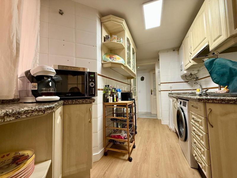 Foto 2f3a3709-e8e8-40ea-8436-2ba654c8c5f5. Piso estupendo piso este, en residencial acapulco!! en Sevilla