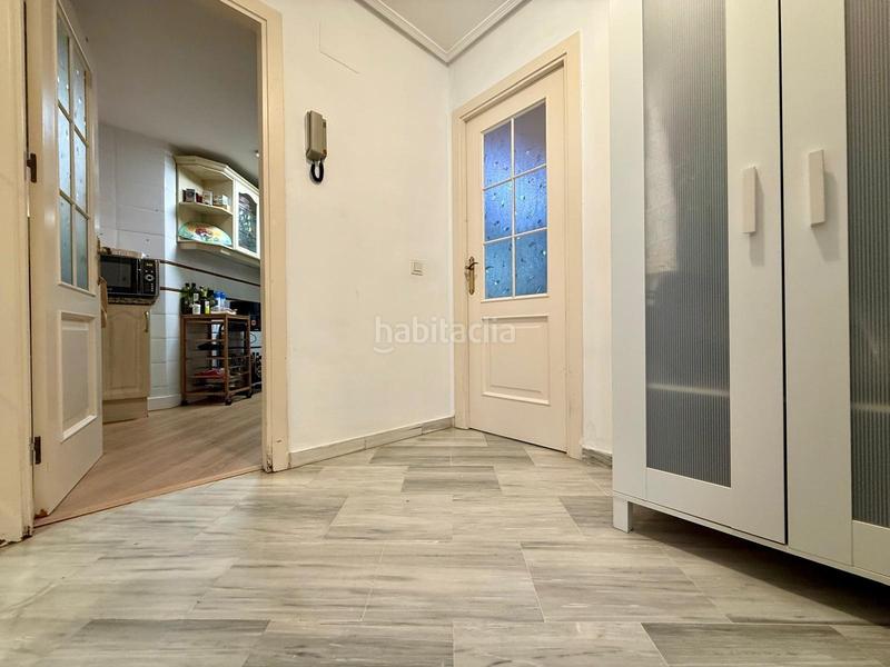 Foto cd570e22-c864-447b-b03a-94c6f579d53f. Piso estupendo piso este, en residencial acapulco!! en Sevilla