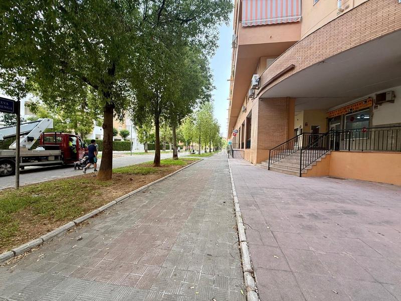 Foto e80ba8dc-dd06-48a5-8bf5-665099ed3874. Piso estupendo piso este, en residencial acapulco!! en Sevilla