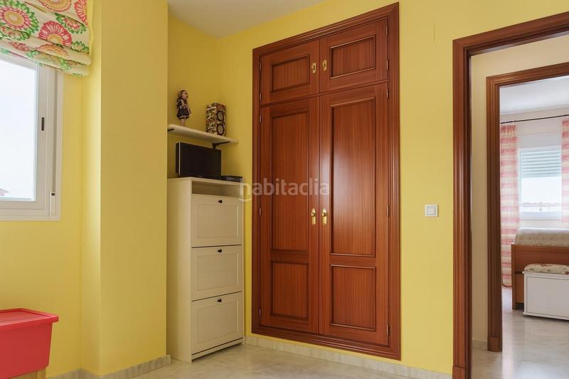 Foto 6267a67c-86bc-4dd3-8254-661708674f18. Piso  amplio con garaje y zonas comunes en urbanización privada en Sevilla