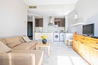 Apartamento en Parque Alcosa. Bonito apartamento completamente amueblado, ideal inversores!!