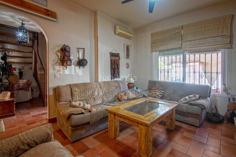 Foto 60d816f6-c57a-4b78-89a8-860802c3f65b. Casa adossada amb piscina a colores - entreparques Sevilla