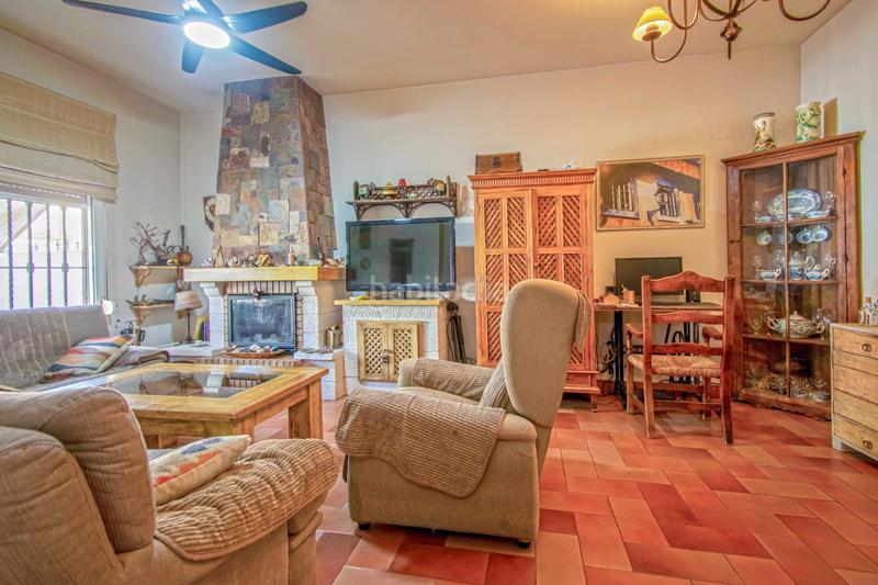 Foto 6497426e-3aed-4de5-b2a6-80d1d7c7fcc4. Casa adossada amb piscina a colores - entreparques Sevilla