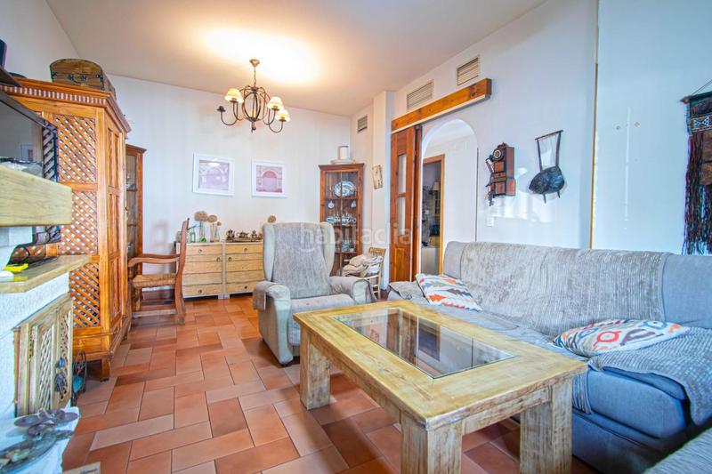 Foto 7be37b3d-8401-4fbc-b81a-1068cc6afa92. Casa adossada amb piscina a colores - entreparques Sevilla