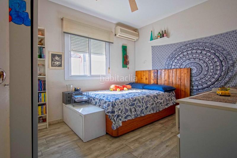 Foto 97f694f2-7a8b-43de-b6f6-05b8a19d61ad. Casa adossada amb piscina a colores - entreparques Sevilla