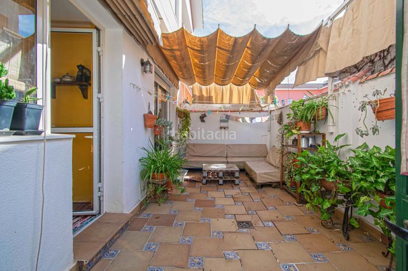 Foto a1bae4a6-000e-4646-aa45-d4f64696474b. Casa adossada amb piscina a colores - entreparques Sevilla