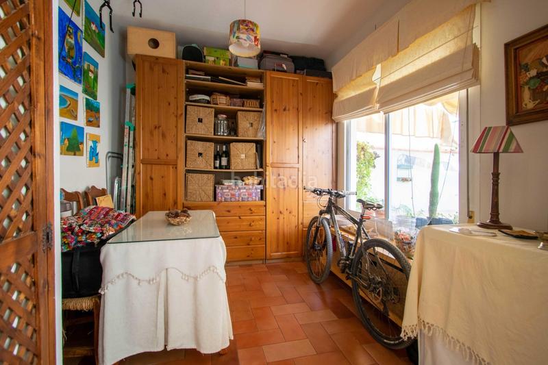 Foto e92a4ac5-3235-44e9-939c-76ab64cd2431. Casa adossada amb piscina a colores - entreparques Sevilla