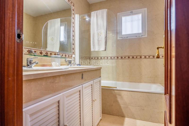 Foto 45725718-efe5-4b0e-baf2-4267cd162b30. Xalet amb aparcament piscina a Almensilla