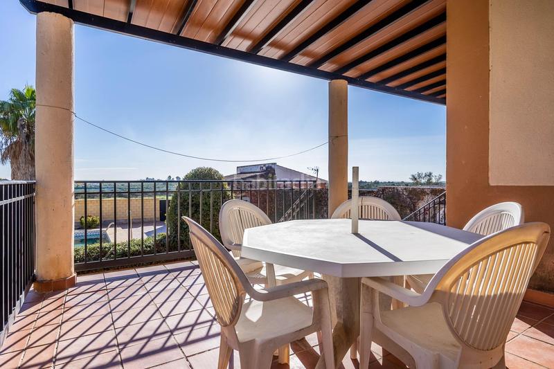 Foto 9f89f469-31ee-4eb9-8652-bedcf8be57d1. Xalet amb aparcament piscina a Almensilla