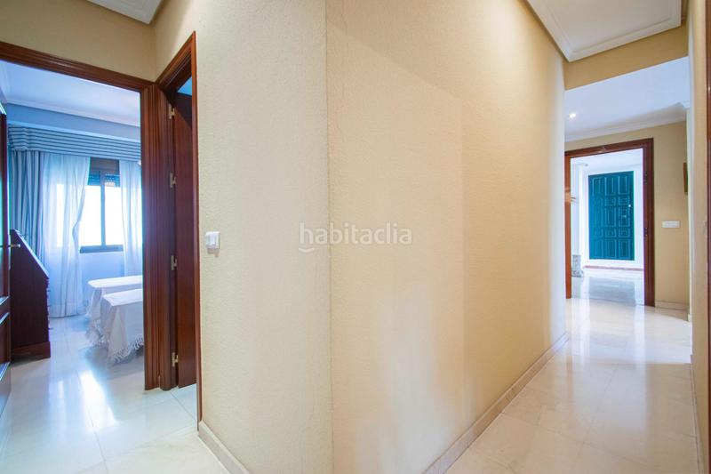 Foto 810a8498-8a89-4ec4-b9eb-fb0a3e095922. Pis amb aparcament a Ciudad Jardín Sevilla