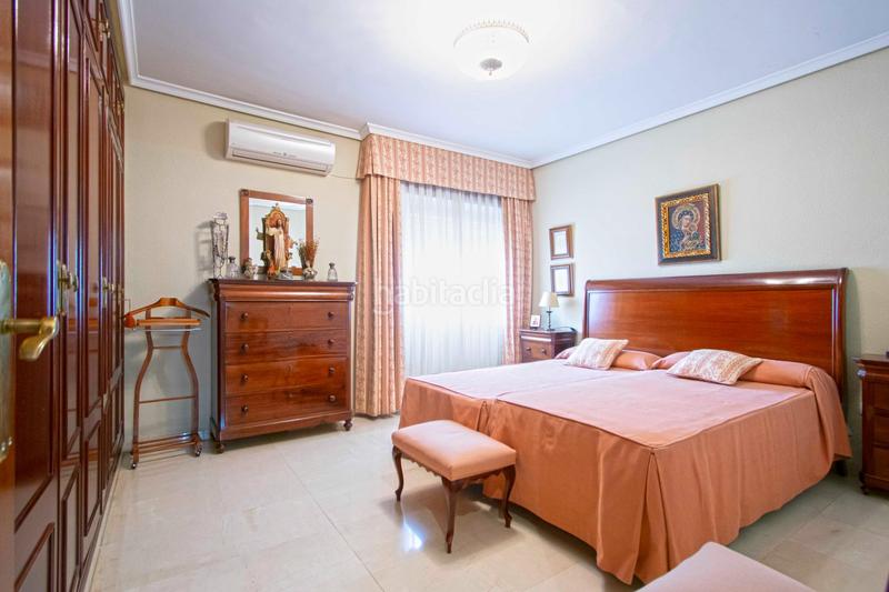 Foto 8e7383f2-13cd-4cf4-ad55-59d23c339da1. Pis amb aparcament a Ciudad Jardín Sevilla