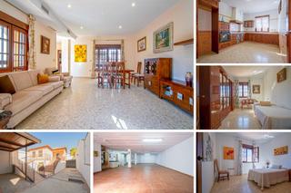 Casa  Calle trascorrales. Exclusiva vivienda en pleno centro urbano de mairena del aljaraf