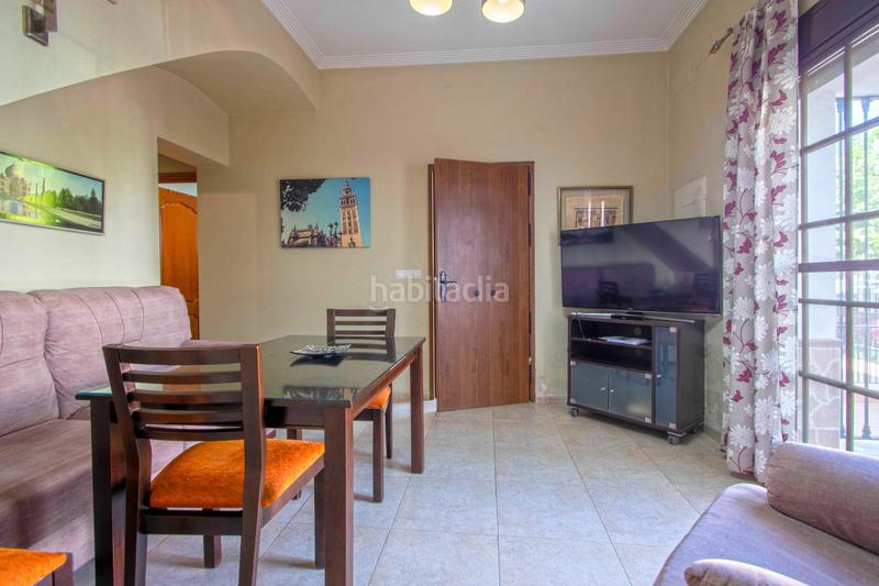 Foto 109cbedc-5a02-4853-aeb8-51a062d7f412. Casa con parcheggio in Cruz Roja Sevilla