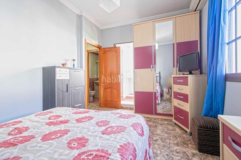 Foto 319c2011-9ca1-44db-9cdb-b366f1fb90ac. Casa con parcheggio in Cruz Roja Sevilla