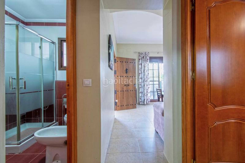 Foto 5ab4eb91-305a-4b1a-ad9f-997c590a2c10. Casa con parcheggio in Cruz Roja Sevilla