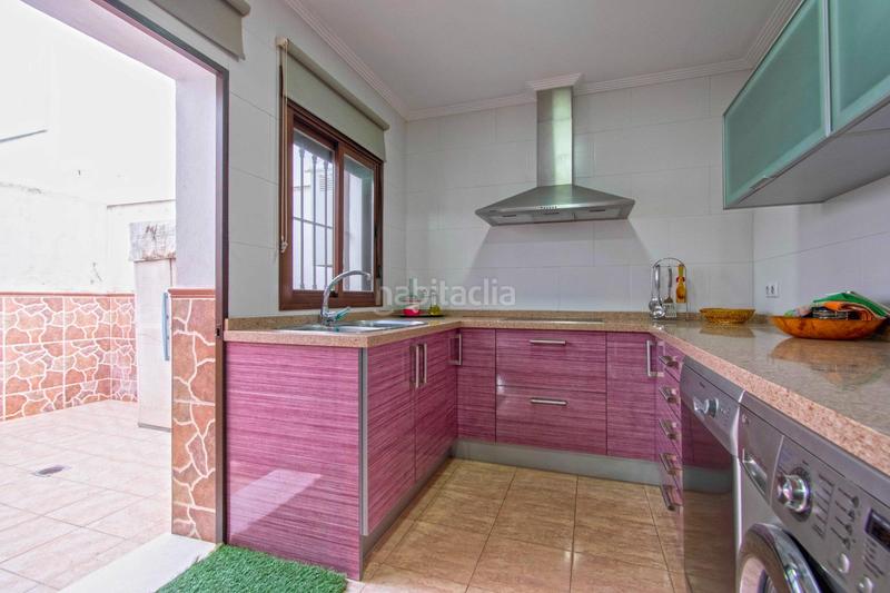 Foto 7867dc7e-5b81-4e16-942e-33bf1be2e5f2. Casa con parcheggio in Cruz Roja Sevilla