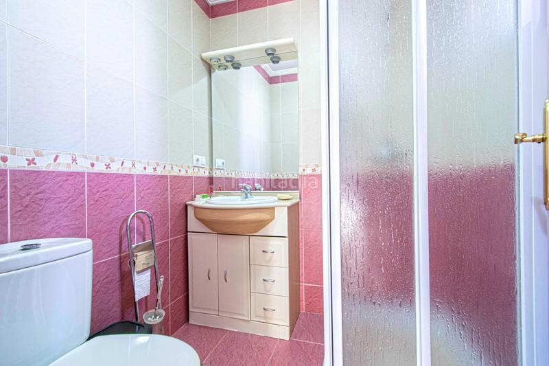 Foto ad9fc507-6a76-46a2-9833-a1c0a1556777. Casa con parcheggio in Cruz Roja Sevilla