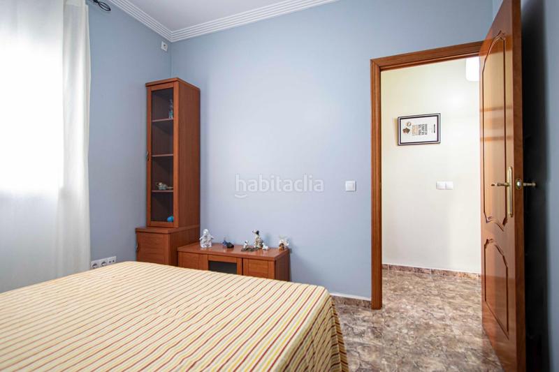 Foto b9b2d699-b6e1-4d04-aa09-17adec9c7f7a. Casa con parcheggio in Cruz Roja Sevilla