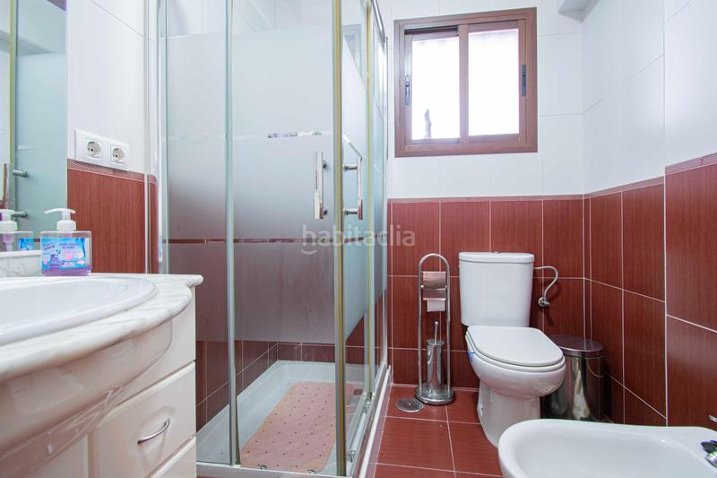 Foto f2badc3b-391b-4987-a9f0-162492aa26a4. Casa con parcheggio in Cruz Roja Sevilla