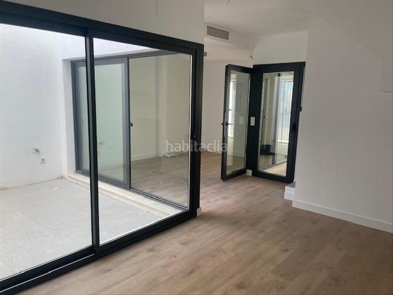 Foto 627e7f47-44cd-48ab-9c28-12d770bd305f. Casa a schiera con parcheggio piscina in Las Almenas Tomares