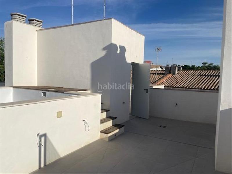 Foto 93b9622a-8c45-4047-b2e4-a653750c5e24. Casa a schiera con parcheggio piscina in Las Almenas Tomares