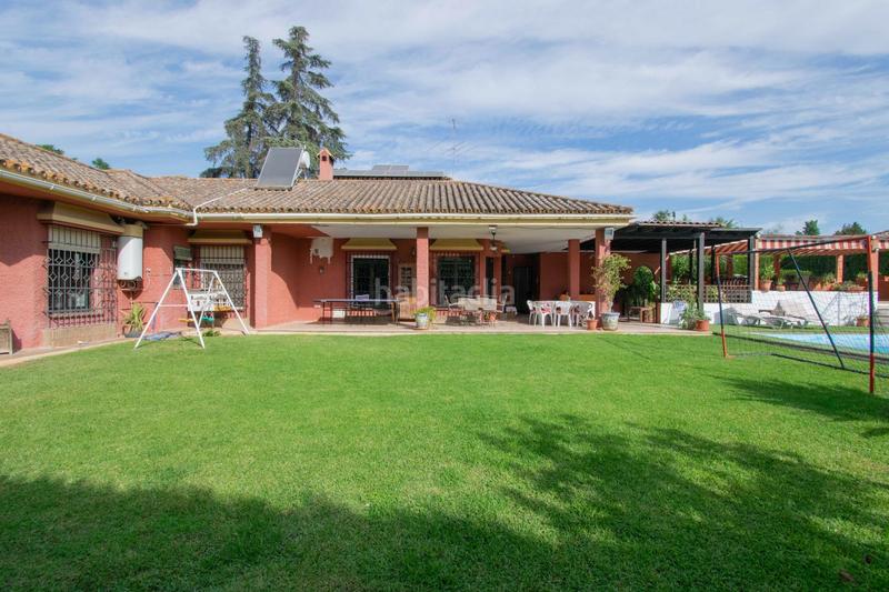 Foto d1e55220-9c44-4954-ba44-6b63b937cba9. Xalet amb aparcament piscina a Simon Verde Mairena del Aljarafe