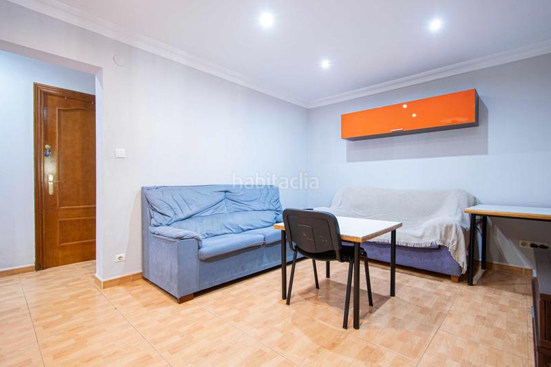 Foto b9e4eecd-218a-4c96-a6d4-b459c9bdb8fa. Flat in Parque Alcosa Sevilla