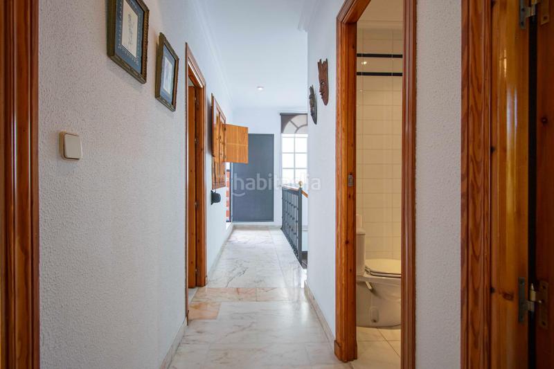 Foto 1c166aad-5a01-4a14-bd52-4bd67300cf21. House with parking in San Julián Sevilla