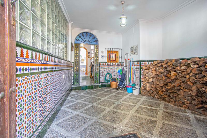 Foto 51b1663e-97dc-4537-be76-51dd0f073329. House with parking in San Julián Sevilla