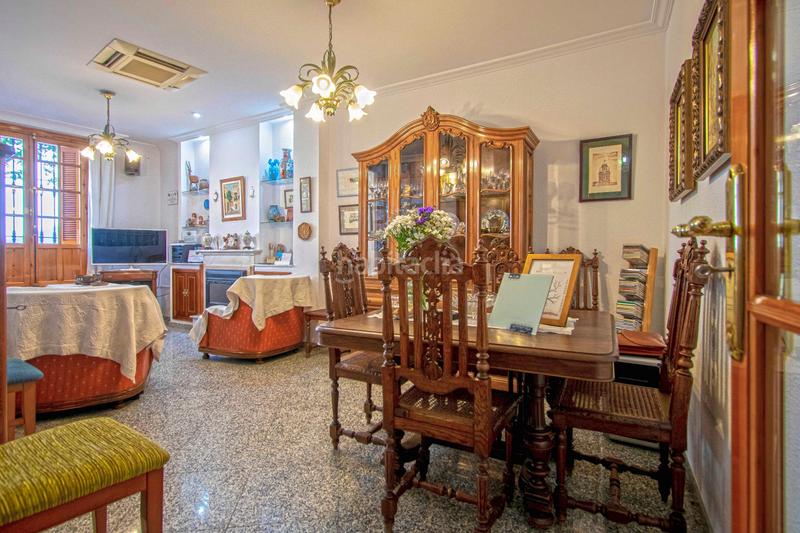 Foto bb9cadd0-a3ff-4125-afa4-c8c46692310a. House with parking in San Julián Sevilla