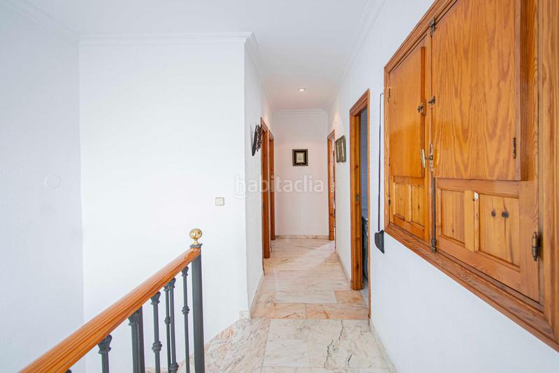 Foto f0b1f0e1-2f2f-4240-ba5d-ad1172d378c7. House with parking in San Julián Sevilla