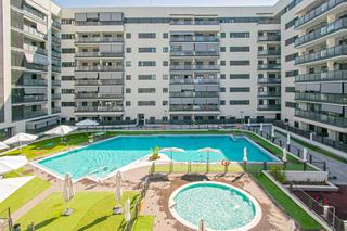 Pis a Colores -  Entreparques. Espectacular vivienda en avenida de las ciencias, en residencial