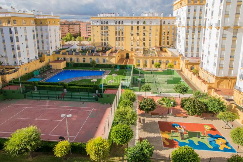 Foto aebb29ff-3ac4-4c77-a3c2-4ad058efacc1. Pis amb calefacció aparcament piscina a Urbadiez - Entrepuentes Sevilla