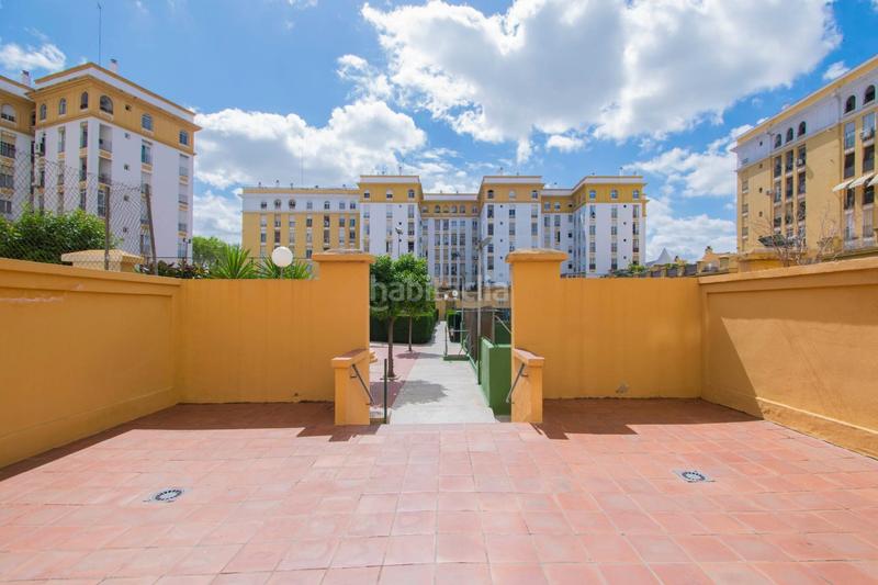 Foto e495e8fa-5ad7-4d0f-a623-7928e03e59f7. Pis amb calefacció aparcament piscina a Urbadiez - Entrepuentes Sevilla