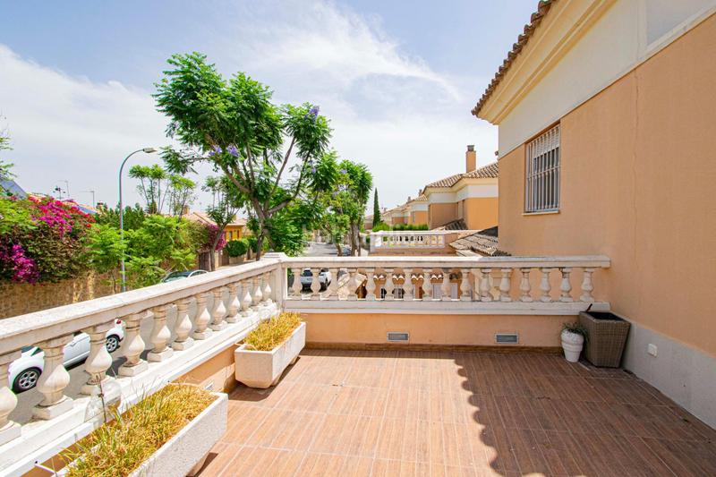 Foto 57b9b2c4-89e5-4565-83af-76c96db3f30b. Chalet avec parking piscine dans Olivar de Quintos Montequinto