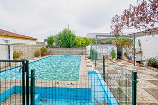 Chalet en Rinconada (La). Fantástico chalet con gran jardín y piscina privada!!