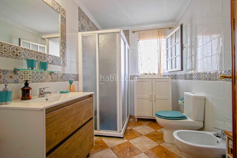 Foto 2f8a02ff-9f6e-41b2-b8d8-bf3fe55a5c87. Chalet fantástico chalet con gran jardín y piscina privada!! en Rinconada (La)