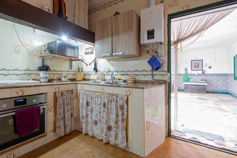 Foto 9ebbd175-216b-415b-a0c8-954f084efb84. Chalet fantástico chalet con gran jardín y piscina privada!! en Rinconada (La)