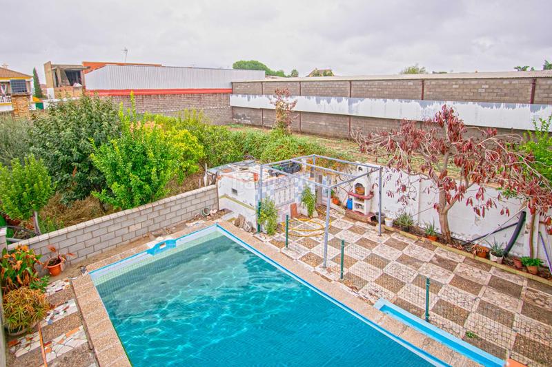 Foto cf19d82d-cc1b-4978-b764-f64fd1176d51. Chalet fantástico chalet con gran jardín y piscina privada!! en Rinconada (La)