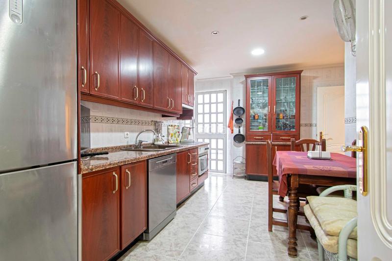 Foto 9783a406-279f-4df6-b5fd-8fa492df5dfd. Appartamento con riscaldamento parcheggio in Triana Oeste Sevilla