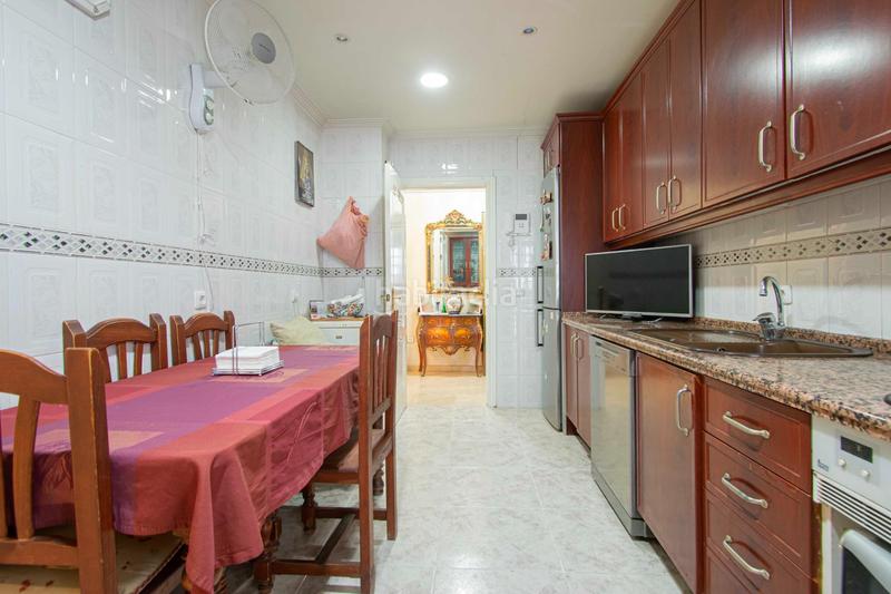 Foto ac95545d-e05d-44b7-bcf1-ca75172f679b. Appartamento con riscaldamento parcheggio in Triana Oeste Sevilla