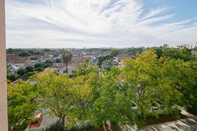 Foto afa1fb3d-ac01-4742-ab47-370efebc9b28. Pis amb aparcament a colores - entreparques Sevilla