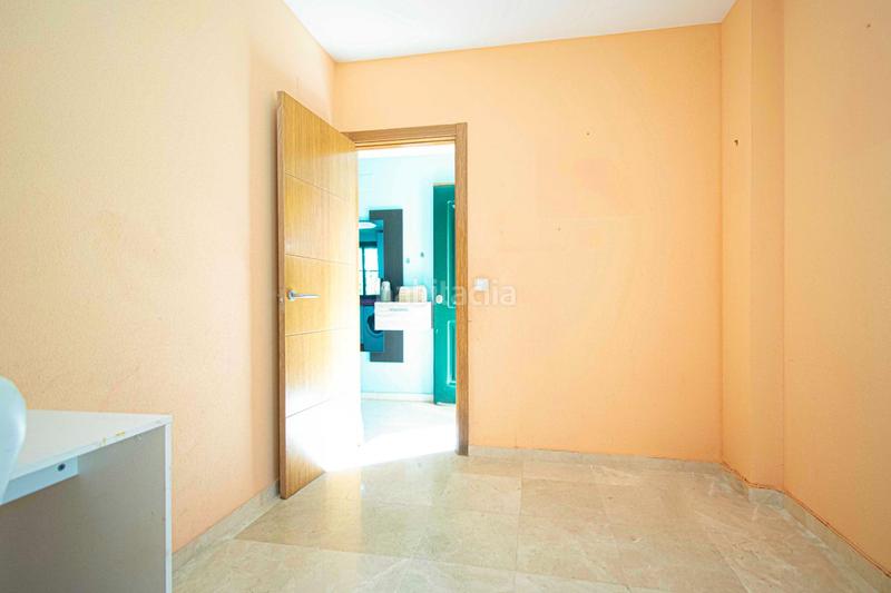 Foto 299b43fc-624e-42b9-b5bf-5f7ea085326e. Casa aparellada amb piscina a Oromana Alcalá de Guadaira