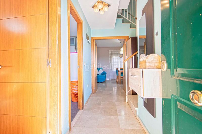 Foto 43a34e17-4b75-49d6-9cb7-e245a0c6da11. Casa aparellada amb piscina a Oromana Alcalá de Guadaira