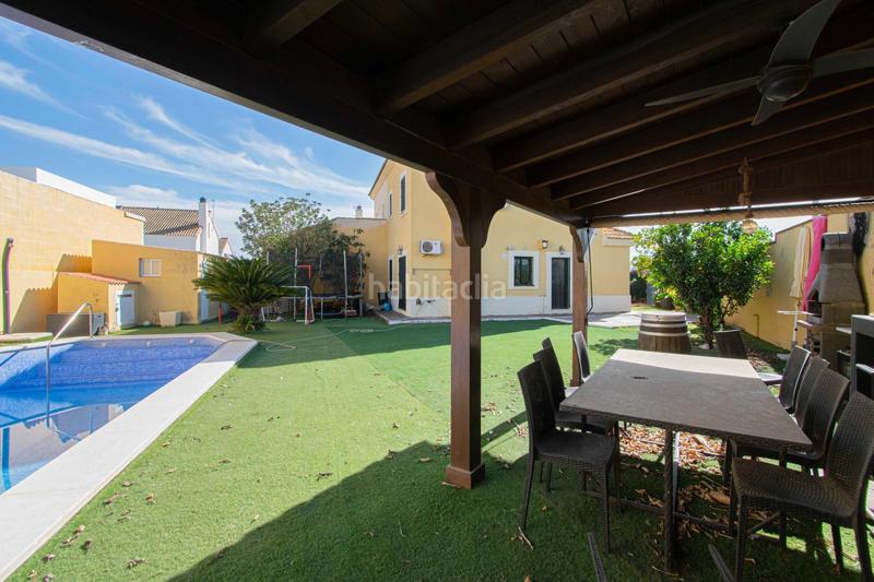 Foto b9f01d06-49cb-489d-84fd-2ade1da7152e. Casa aparellada amb piscina a Oromana Alcalá de Guadaira