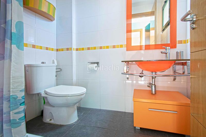 Foto e4571339-aa5d-4af4-9001-dd32c8c248f3. Casa aparellada amb piscina a Oromana Alcalá de Guadaira